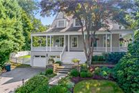 GRACIOUS AND ELEGANT HOME EXHIBITS CLASSIC DESIGN AND CRAFTSMANSHIP