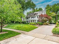 STATELY EASTOVER HOME