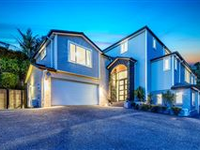 LIGHT AND BRIGHT EXECUTIVE FAMILY HOME