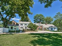 A GRACIOUS FARMHOUSE