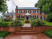 EAST OAKS IS A NATIONAL HISTORIC PROPERTY