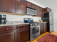 SUN-FILLED UPPER DUPLEX