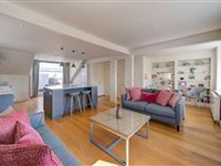 IMMACULATELY OPEN AND BRIGHT CORNER CONDO IN PEMBRIDGE PLACE