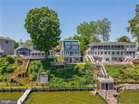 PANORAMIC WATERFRONT VIEWS
