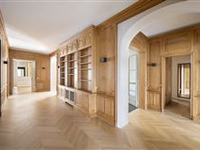 RENOVATED FULL-FLOOR APARTMENT