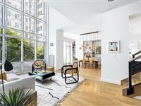 EXTRAORDINARY TOWNHOUSE CONDO AT WILLIAMSBURG'S - EDGE