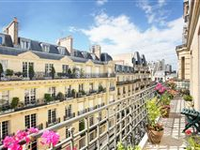 IDEAL FAMILY APARTMENT IN A CONVENIENT PARIS LOCATION