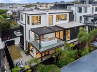 ULTIMATE LOW-MAINTENANCE MODERN LIFESTYLE
