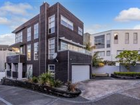 SUBSTANTIAL EXECUTIVE FAMILY HOME