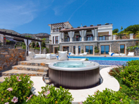 LUXURY VILLA WITH PRIVATE BEACH ACCESS IN ELOUNDA CRETE
