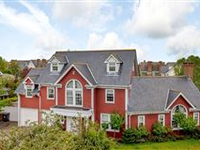 IMPRESSIVE EXECUTIVE NEW ENGLAND STYLE HOME IN BEAULIEU PARK