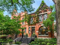 PERFECTLY RESTORED EAST LINCOLN PARK VICTORIAN HOME