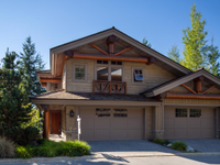 LUXURIOUS WHISTLER MOUNTAIN TOWNHOME