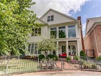 CHARMING FAMILY HOME WITH RIVER VIEWS IN MEMPHIS
