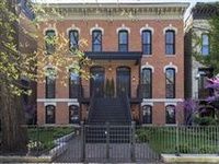 EXTRAORDINARY RESIDENCE IN THE HISTORIC DISTRICT IN LINCOLN PARK