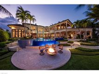 EXHILARATING SETTING ON NAPLES BAY
