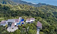 CHATEAU MONTAGE IN DOMINICAL