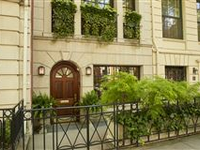 IMPECCABLY RENOVATED TIMELESS TOWNHOUSE
