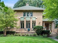 GORGEOUS WILMETTE HOME IN THE HEART OF THE CAGE NEIGHBORHOOD