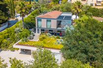 CONTEMPORARY HOME WALKING DISTANCE TO BEACH AND VILLAGE