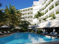 PIED-A-TERRE JUST STEPS FROM THE BEACH