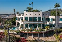 ICONIC MODERN ARCHITECTURE AND SWEEPING VIEWS