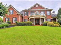 CLASSIC BRIGHT AND SPACIOUS HOME IN IDEAL NEIGHBORHOOD