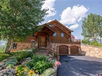 FOUR BEDROOM HOME IN GORGEOUS GOLD LINK SETTING