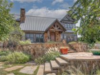 A PERFECT, YEAR-ROUND GETAWAY