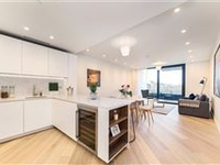 BEAUTIFULLY PRESENTED OPEN PLAN FLAT