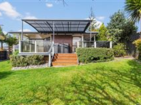 COMMANDING RESIDENCE