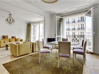 ELEGANT PARIS APARTMENT NEAR THE EIFFEL TOWER