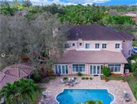 AN ITALIANATE ESTATE