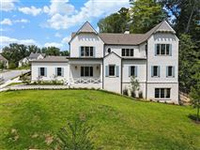 SPACIOUS, SUN-DRENCHED LIVING