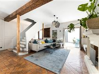 A SPACIOUS PARIS APARTMENT