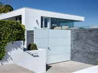 THE ULTIMATE BIRD STREETS PRIVATE OASIS