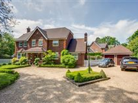 STUNNING AND CONTEMPORARY FOXCOTE HOUSE