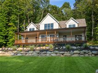 CUSTOM CONTEMPORARY FARMHOUSE WITH ARTISTIC DETAILS