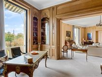 LUXURY APARTMENT IN PRESTIGIOUS BUILDING