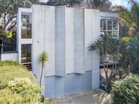 A SENSATIONAL CONTEMPORARY HOME
