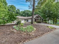 FABULOUS CRAFTSMAN STYLE ESTATE IN STATESVILLE