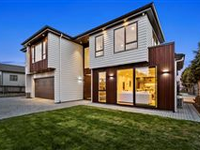 BRAND NEW EXECUTIVE HOME IN SUNNYNOOK