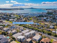 WONDERFULLY RELAXING LIFESTYLE WITH INCREDIBLE HARBOUR VIEWS