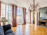 HIGH-FLOOR CORNER APARTMENT