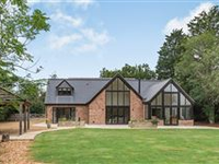 STUNNING CONTEMPORARY HOME IN SOUGHT-AFTER VILLAGE