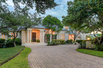 ESTATE HOME ON PRESTIGIOUS STREET