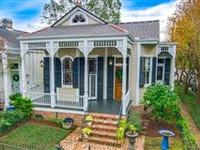 STUNNING 1890S VICTORIAN CENTER HALL COTTAGE