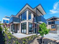 ARCHITECTURALLY DESIGNED BRAND NEW HOUSE
