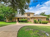 HOME NESTLED IN THE HEART OF LAKEWAY