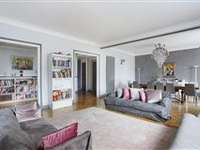 FAMILY APARTMENT ON THE FIFTH FLOOR